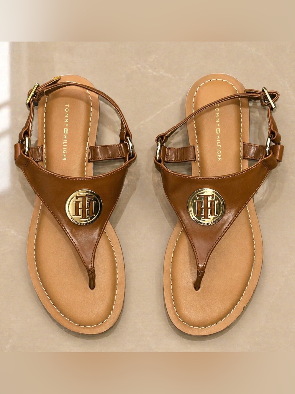 Tommy Hilfiger ✨ T-Strap Sandals